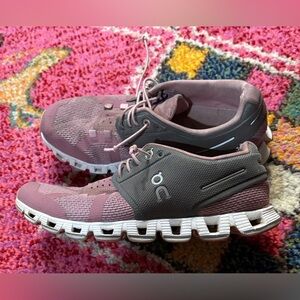 On Running Women's Athletic Shoes in Mauve and White